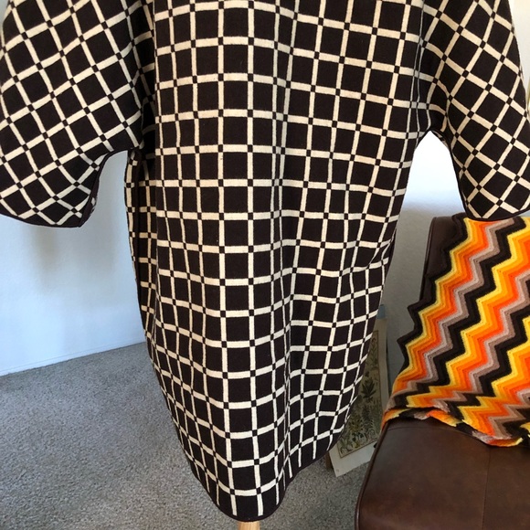 SOLD Vintage 1960s Classic Grid Square Wool Coat - Picture 8 of 10